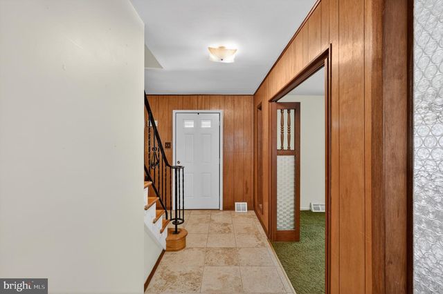 712 MEADOWLARK RD, Norristown, PA 19403