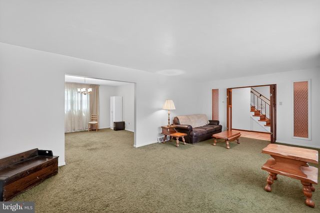 712 MEADOWLARK RD, Norristown, PA 19403