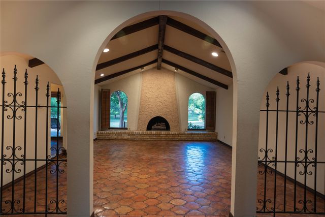 103 Red Oak Lane, Flower Mound, TX 75028