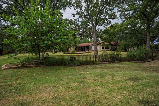 103 Red Oak Lane, Flower Mound, TX 75028