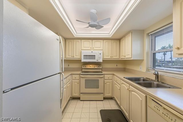 5483 Rattlesnake Hamm RD B-201, Naples, FL 34113