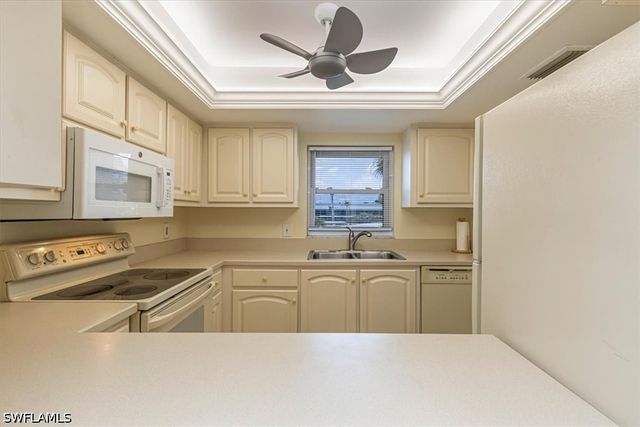 5483 Rattlesnake Hamm RD B-201, Naples, FL 34113