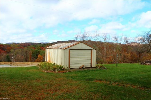 184 Deer Haven Road, Sparta, NC 28675