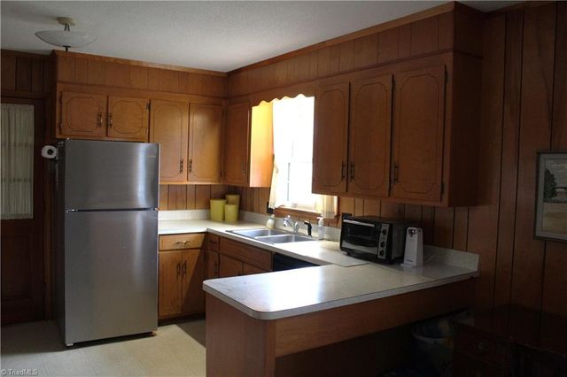 184 Deer Haven Road, Sparta, NC 28675