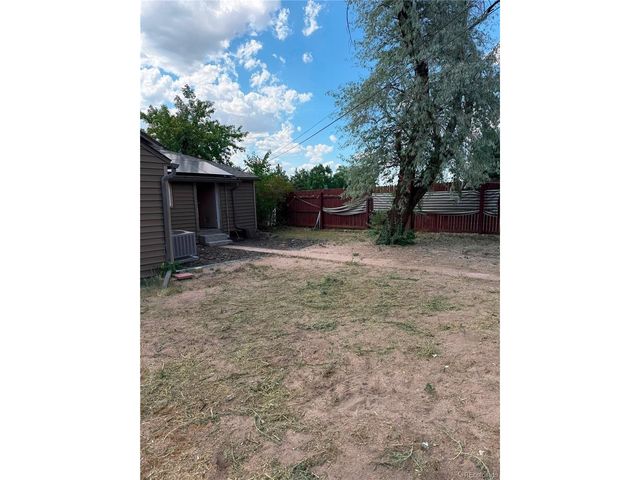 4992 Grove St, Denver, CO 80221