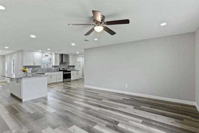 1732 Sheffield Place, Fort Worth, TX 76112