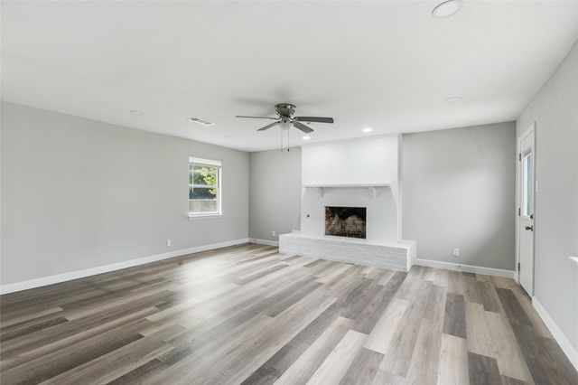 1732 Sheffield Place, Fort Worth, TX 76112