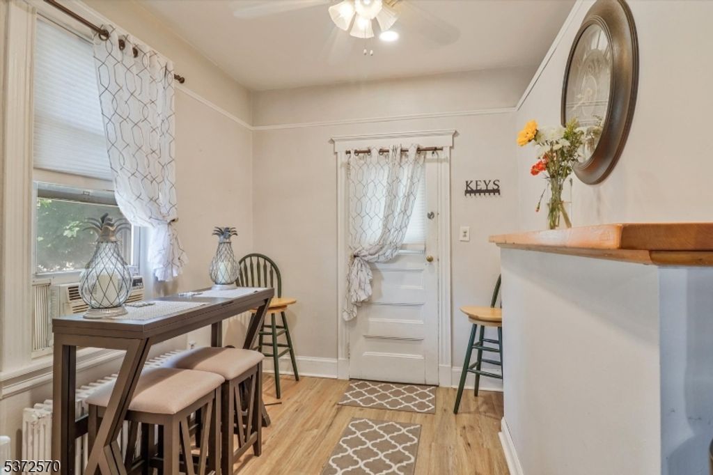 61 Redwood Ave, Edison Twp., NJ 08817