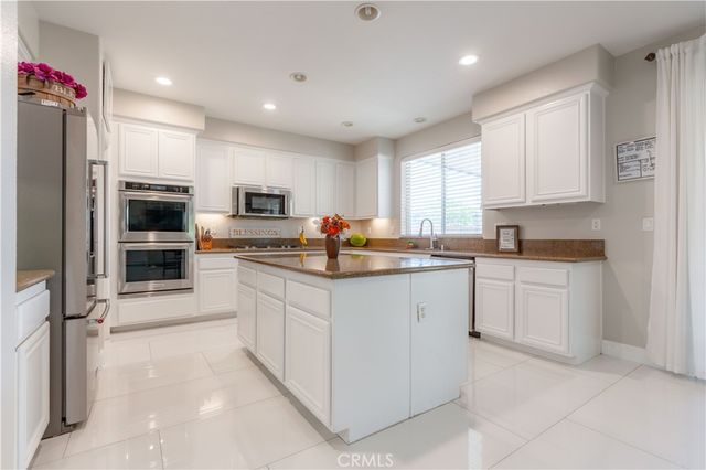 18085 Tanzanite, San Bernardino, CA 92407