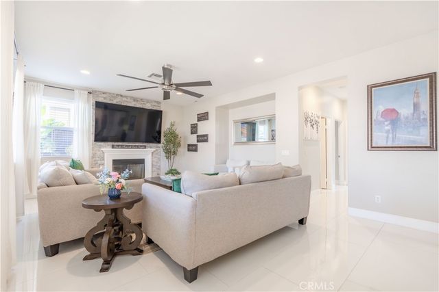 18085 Tanzanite, San Bernardino, CA 92407
