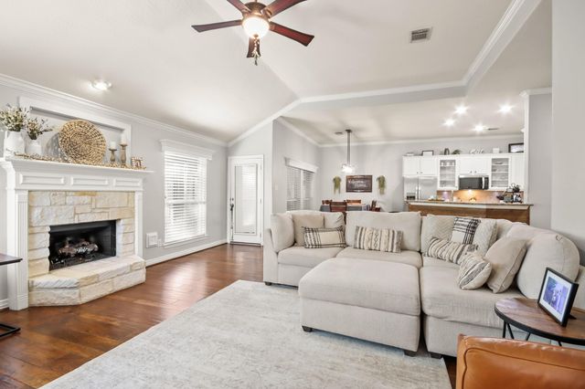 1106 Commons Waterway Drive, Huffman, TX 77336