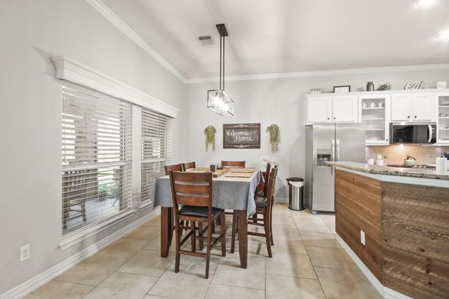 1106 Commons Waterway Drive, Huffman, TX 77336