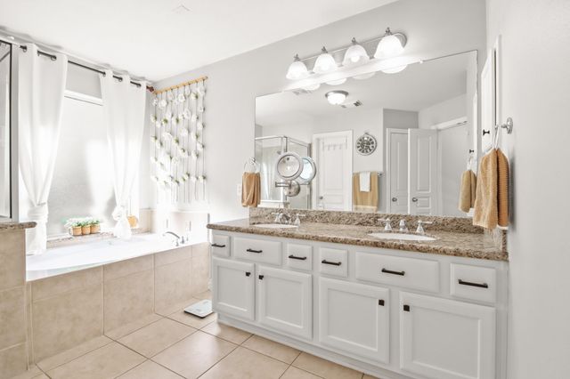 1106 Commons Waterway Drive, Huffman, TX 77336