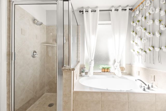 1106 Commons Waterway Drive, Huffman, TX 77336