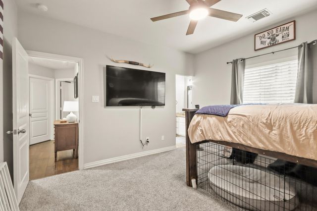 1106 Commons Waterway Drive, Huffman, TX 77336