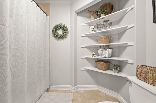 1106 Commons Waterway Drive, Huffman, TX 77336