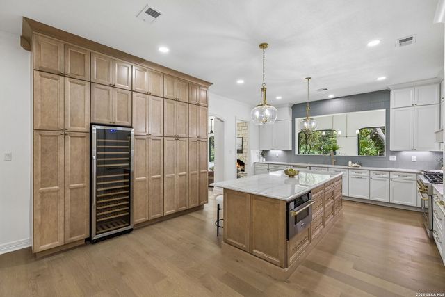 203 Durand Oak, Shavano Park, TX 78230