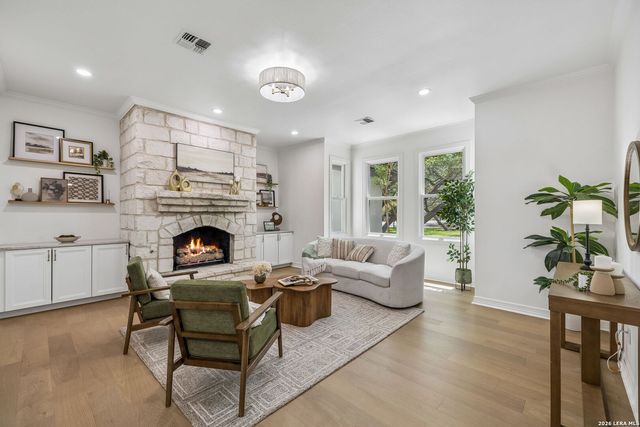 203 Durand Oak, Shavano Park, TX 78230