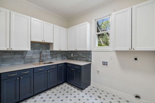 203 Durand Oak, Shavano Park, TX 78230