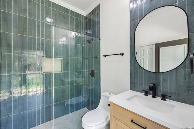 203 Durand Oak, Shavano Park, TX 78230