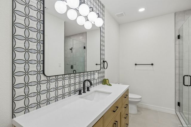 203 Durand Oak, Shavano Park, TX 78230