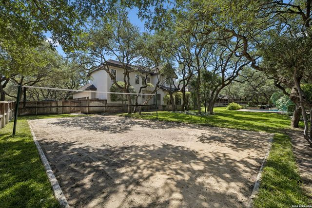 203 Durand Oak, Shavano Park, TX 78230