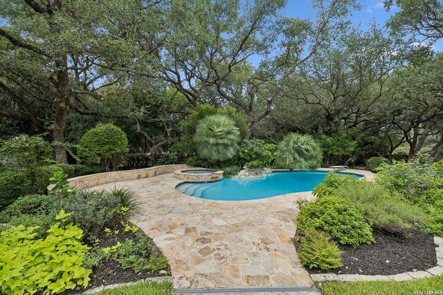203 Durand Oak, Shavano Park, TX 78230
