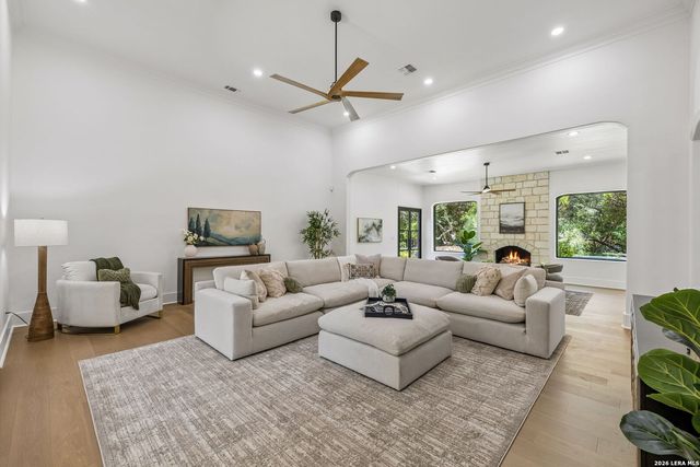203 Durand Oak, Shavano Park, TX 78230