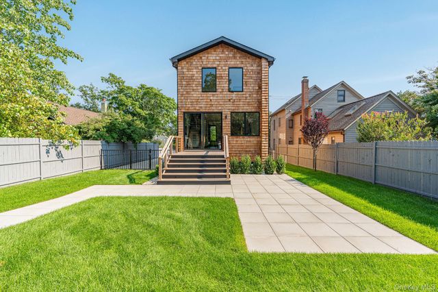 216 North Street, Greenport, NY 11944