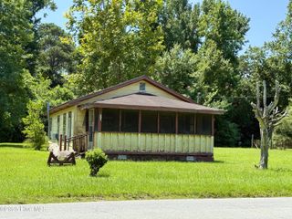 217 W South Street, Rose Hill, NC 28458