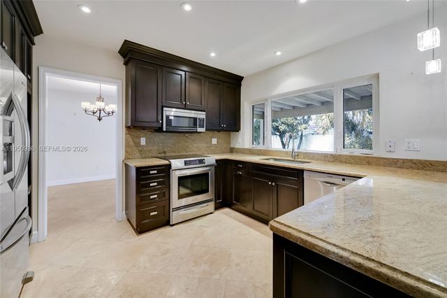 6931 Loch Ness Dr, Miami Lakes, FL 33014