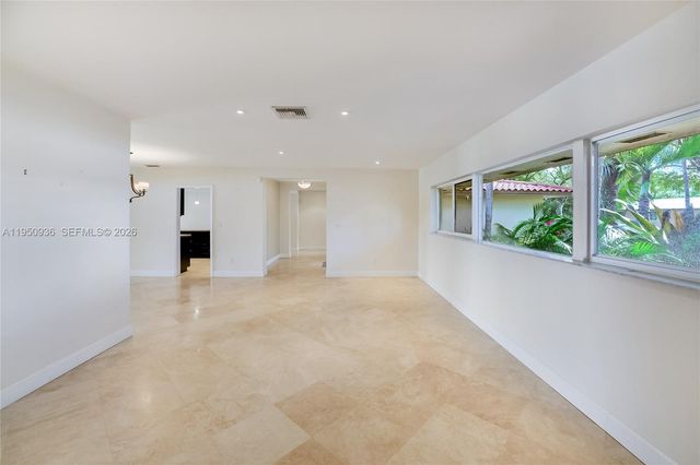 6931 Loch Ness Dr, Miami Lakes, FL 33014