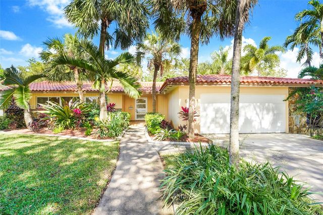 6931 Loch Ness Dr, Miami Lakes, FL 33014