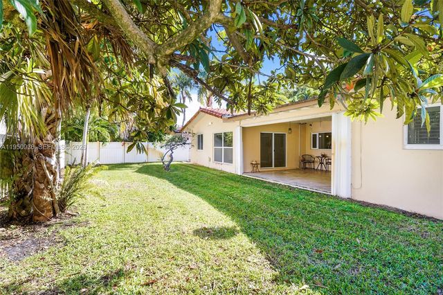 6931 Loch Ness Dr, Miami Lakes, FL 33014