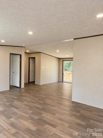 157 Berry Street, Spruce Pine, NC 28777