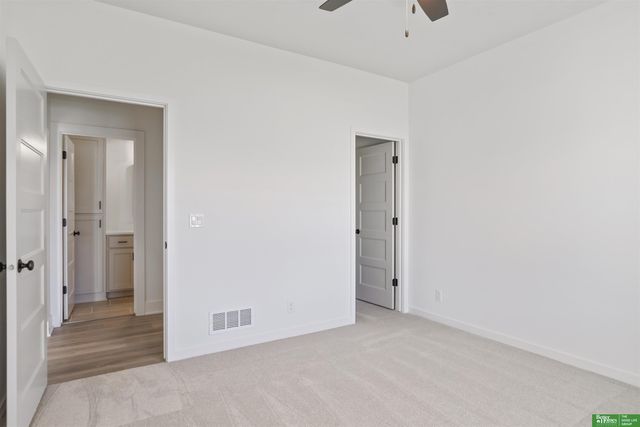 12359 Windsor Drive, Papillion, NE 68046