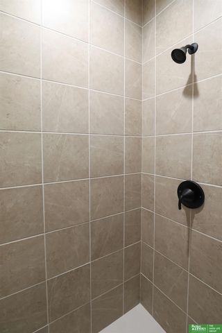 12359 Windsor Drive, Papillion, NE 68046