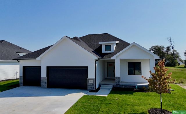 12359 Windsor Drive, Papillion, NE 68046