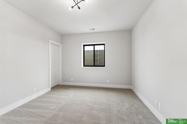 12359 Windsor Drive, Papillion, NE 68046