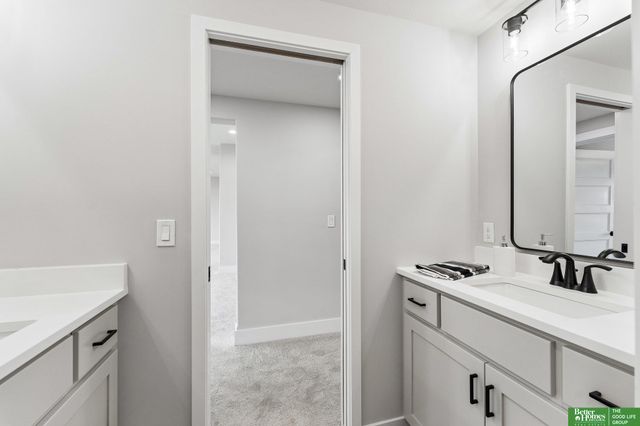 12359 Windsor Drive, Papillion, NE 68046