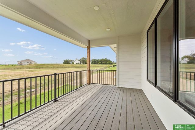 12359 Windsor Drive, Papillion, NE 68046