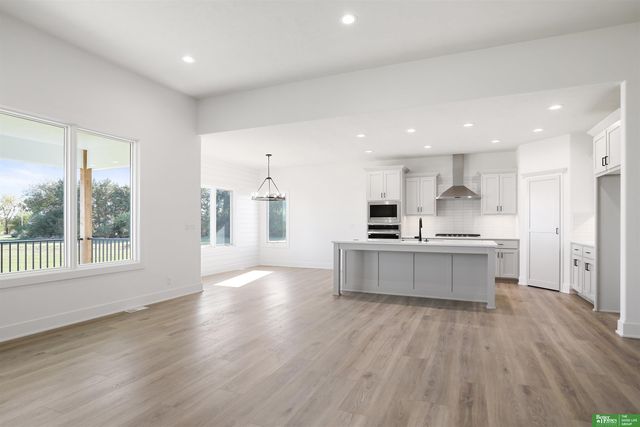 12359 Windsor Drive, Papillion, NE 68046