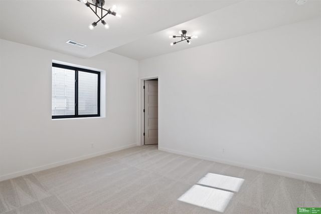 12359 Windsor Drive, Papillion, NE 68046