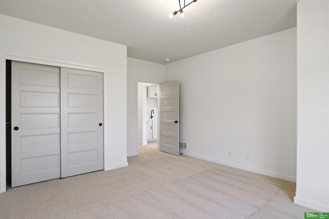 12359 Windsor Drive, Papillion, NE 68046