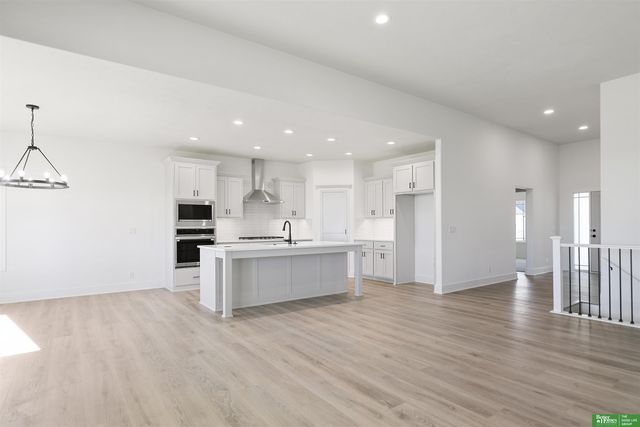 12359 Windsor Drive, Papillion, NE 68046