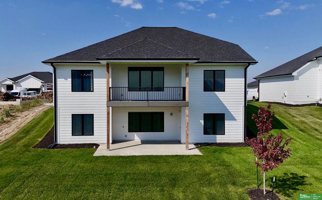 12359 Windsor Drive, Papillion, NE 68046