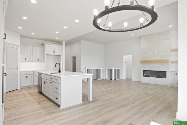 12359 Windsor Drive, Papillion, NE 68046