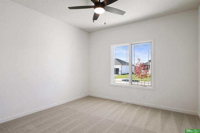 12359 Windsor Drive, Papillion, NE 68046