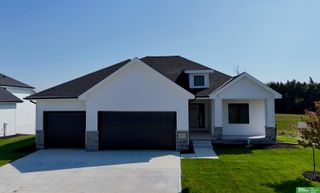 12359 Windsor Drive, Papillion, NE 68046
