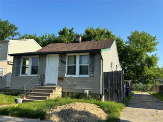 7275 Chalmers Avenue, Warren, MI 48091
